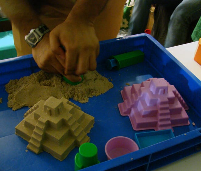 Comic-Con_Bangalore_2014_Kinetic_Sand_Mould
